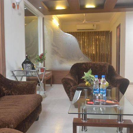 Hotel Plaza Мумбаи Экстерьер фото