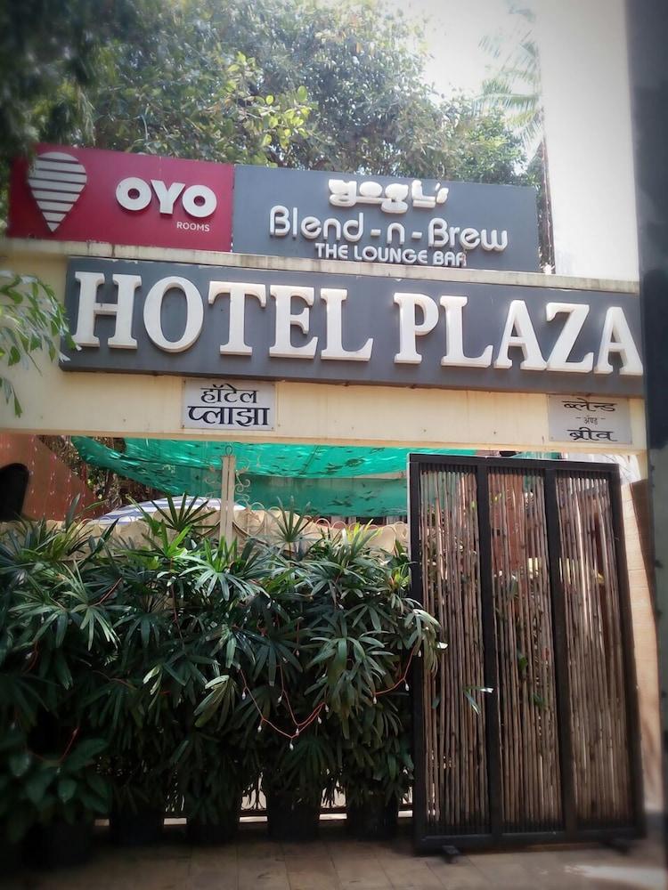 Hotel Plaza Мумбаи Экстерьер фото
