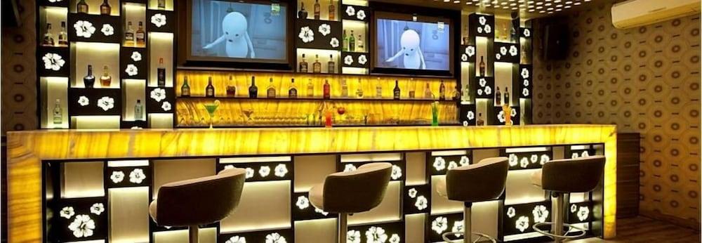 Hotel Plaza Мумбаи Экстерьер фото